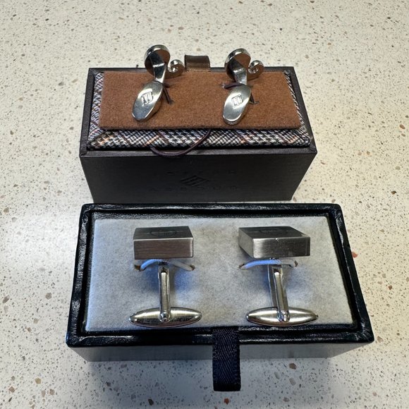 Cuff Links Two (2) Pairs - Picture 4 of 5